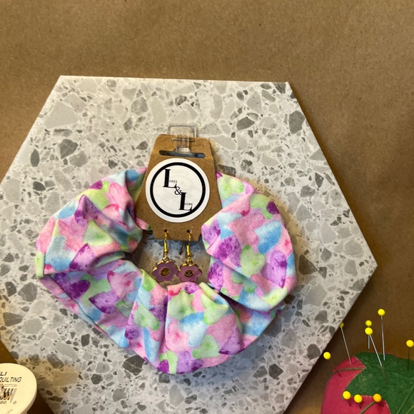 Handmade Watercolor Hearts Scrunchie with matching Flower Earrings - Picture 4 of 8